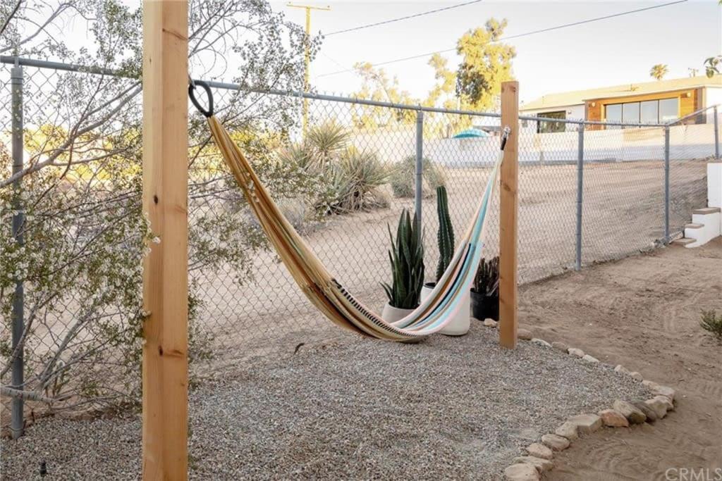 Joshua Tree - Le Tout Petit W Hot Tub ภายนอก รูปภาพ