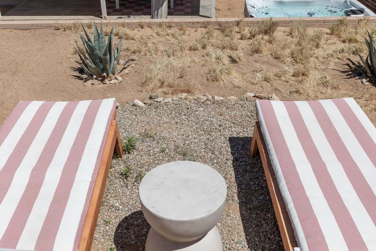 Joshua Tree - Le Tout Petit W Hot Tub ภายนอก รูปภาพ
